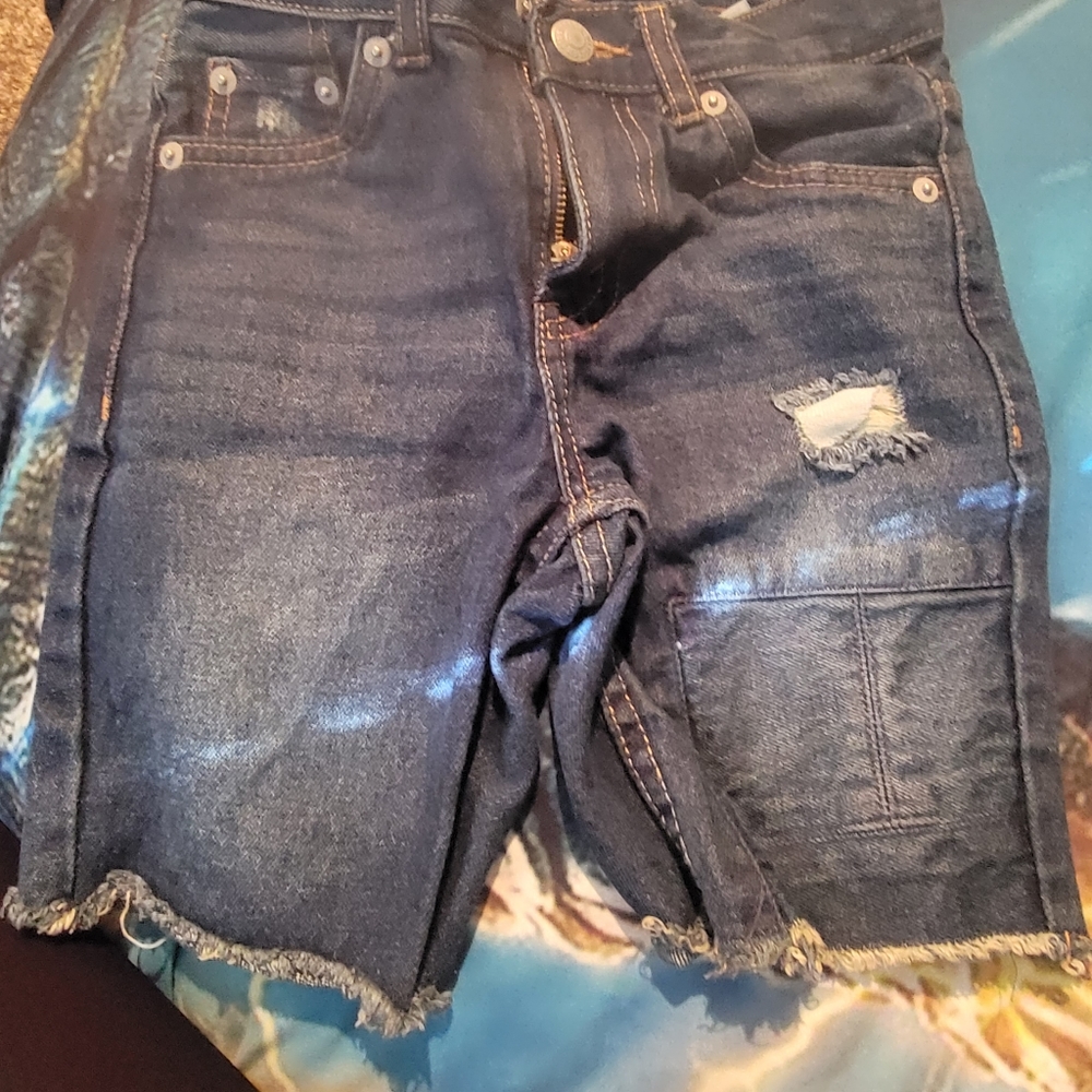 Shorts - Picture 2 of 6